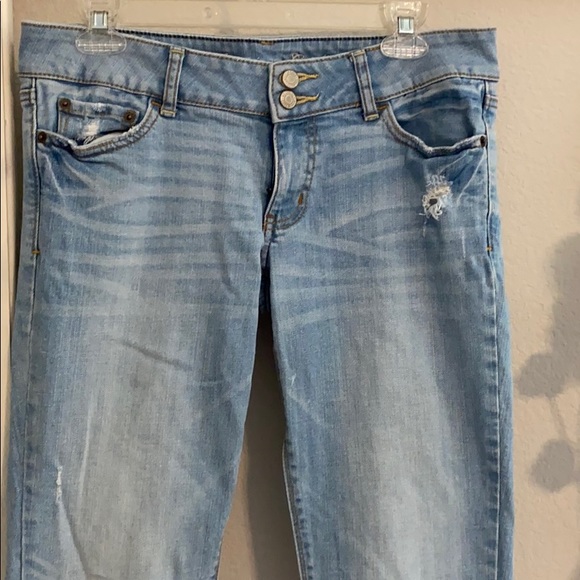 🎉Host Pick🎉 AE Faded Jeans (8L) - Picture 2 of 8